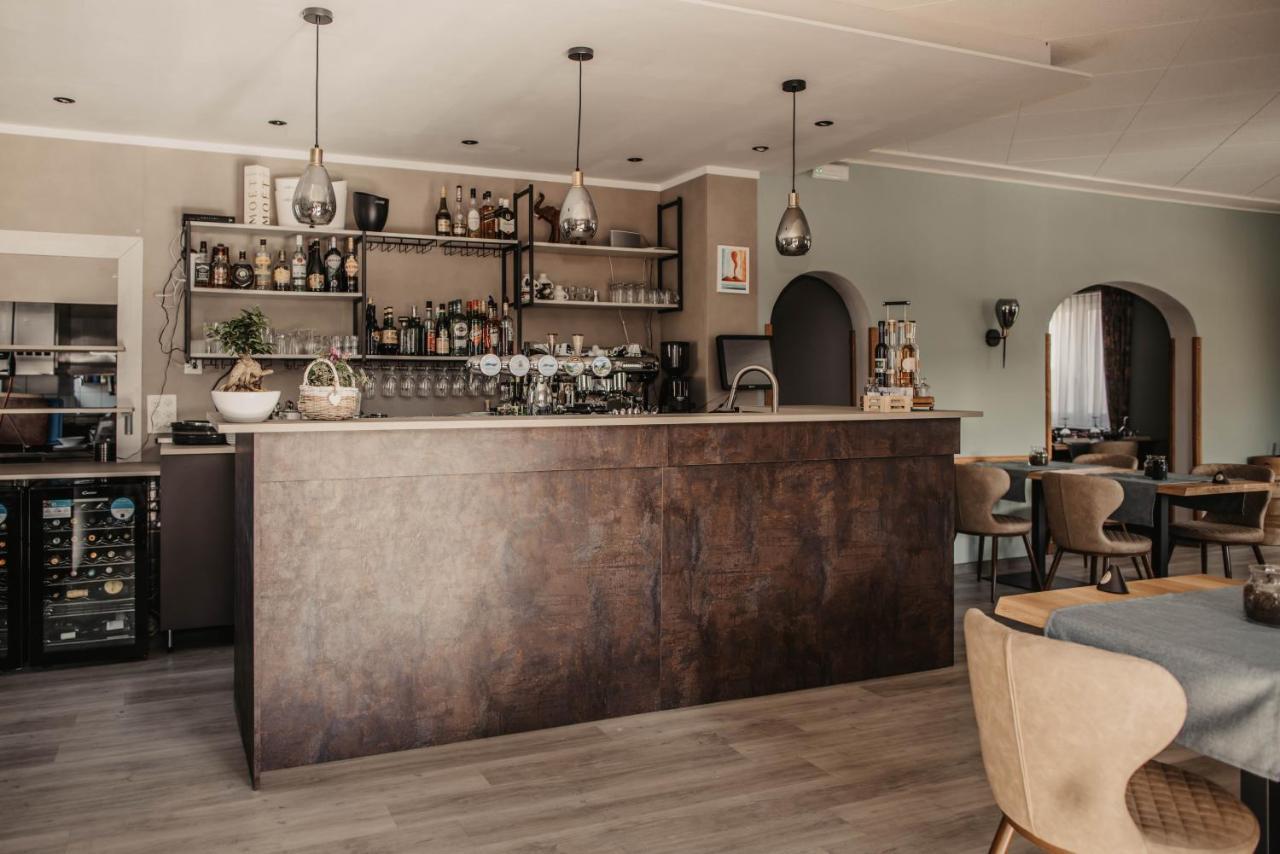 Albergo Ristorante Al Portico Gerra  Экстерьер фото